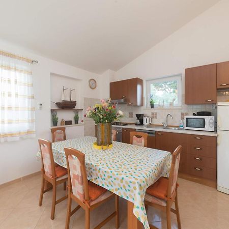 Apartmani Lenka Углян Экстерьер фото
