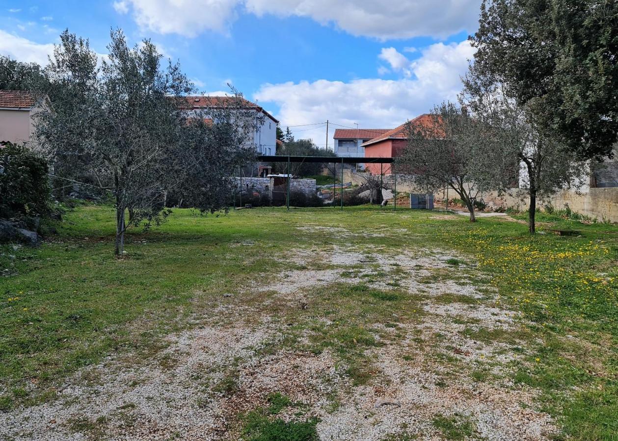 Apartmani Lenka Углян Экстерьер фото
