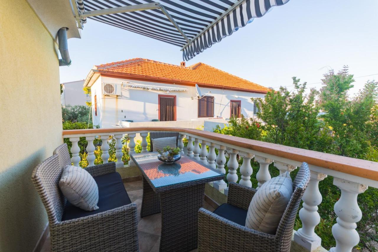 Apartmani Lenka Углян Экстерьер фото