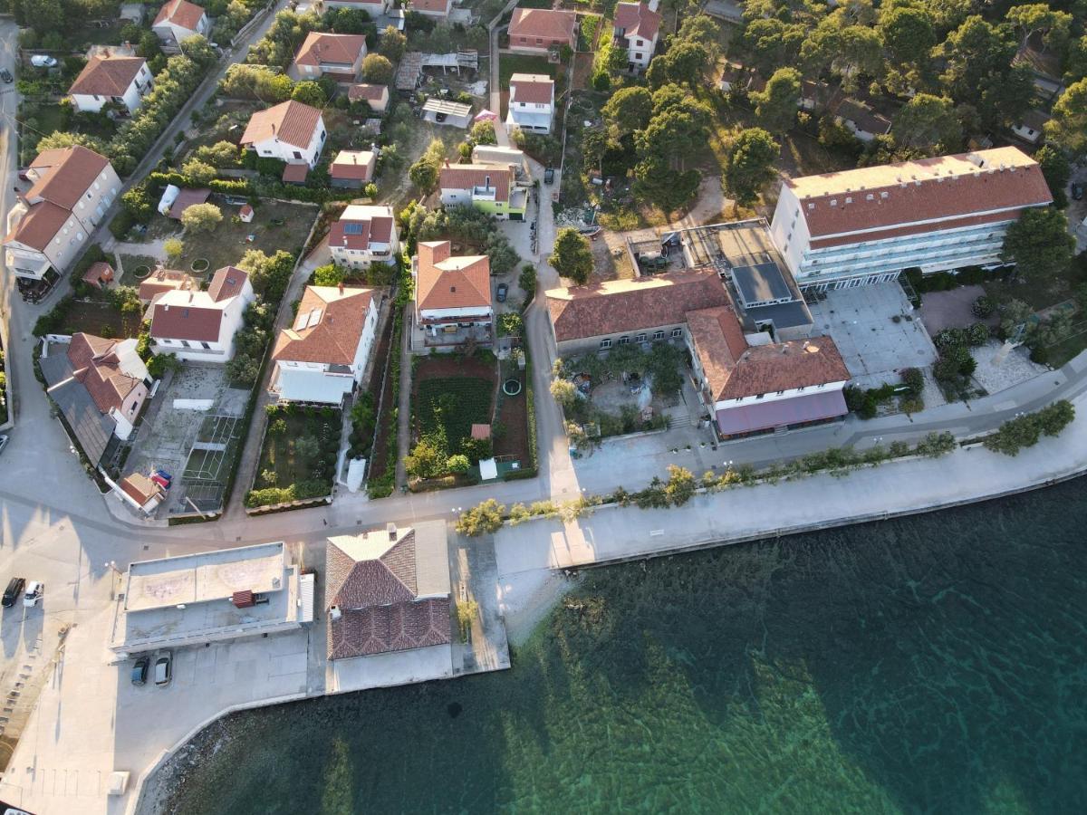 Apartmani Lenka Углян Экстерьер фото