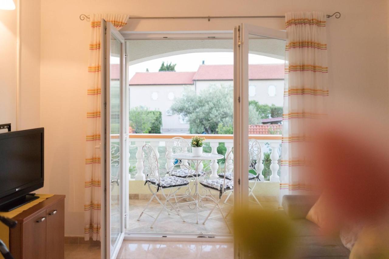 Apartmani Lenka Углян Экстерьер фото