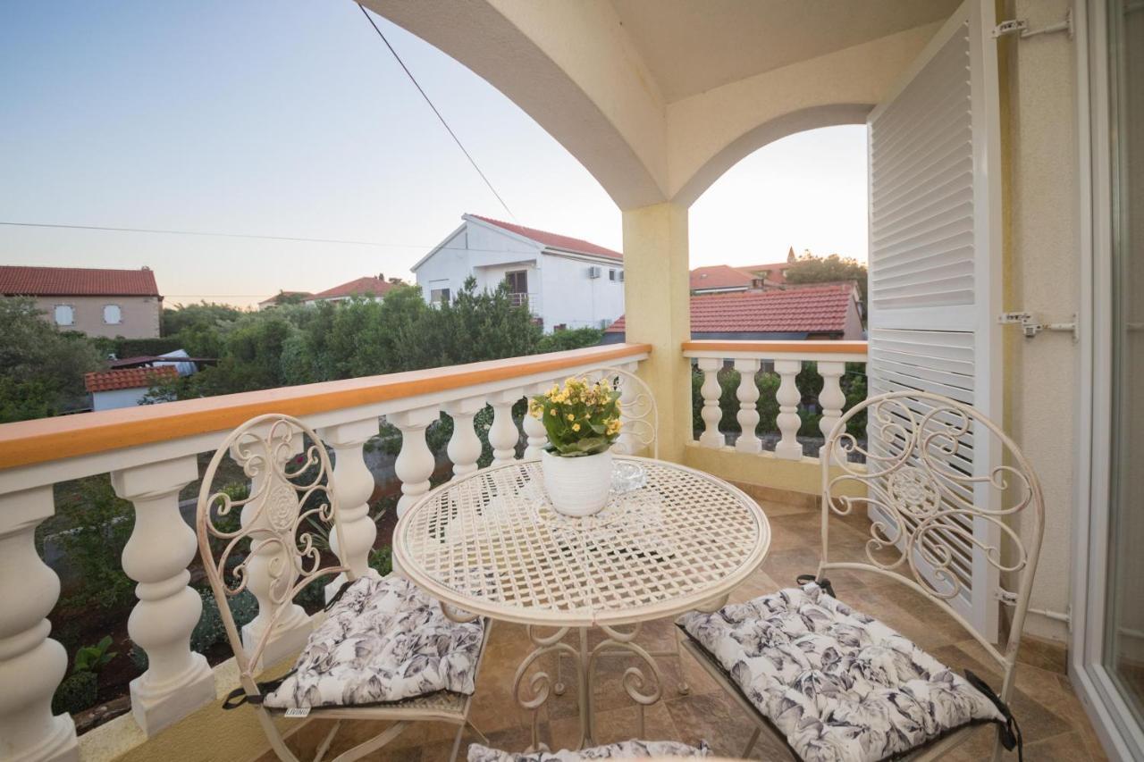 Apartmani Lenka Углян Экстерьер фото