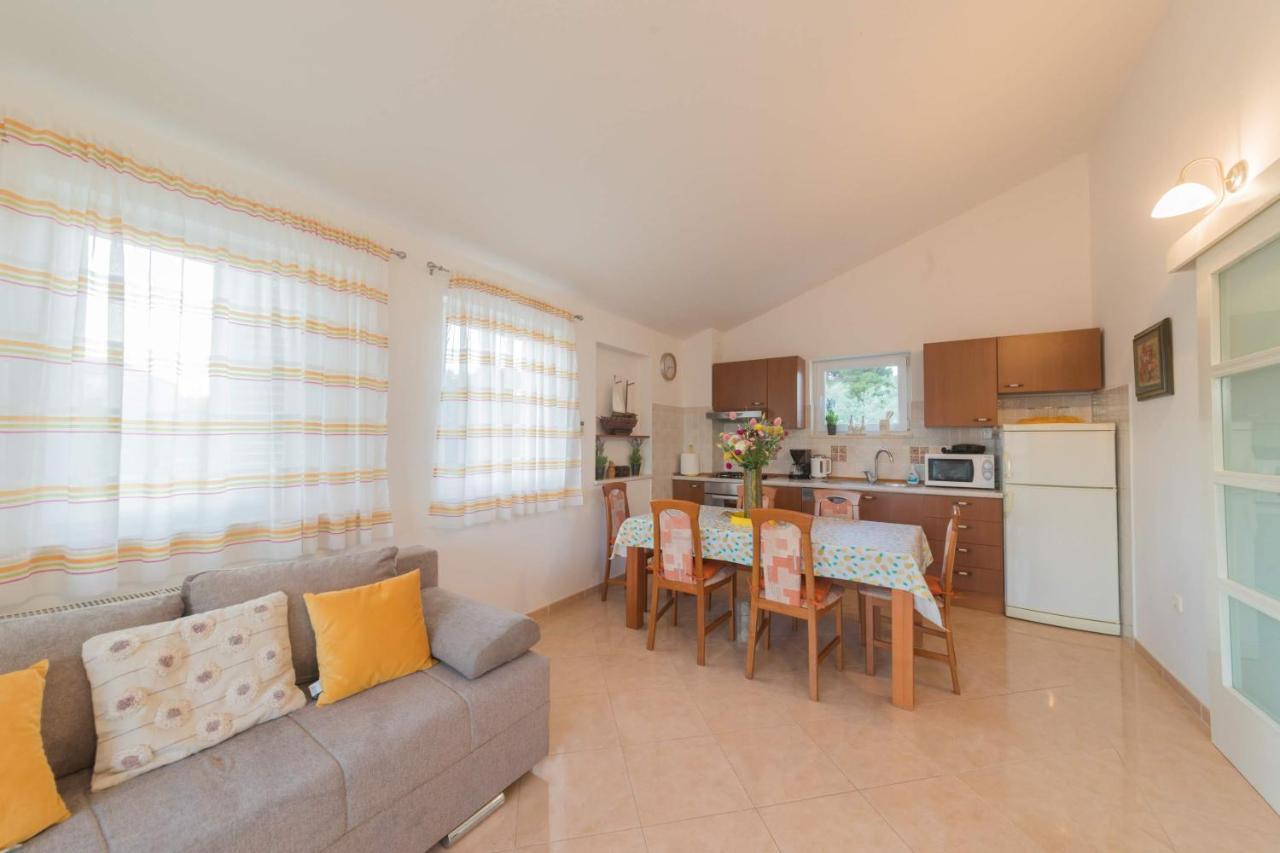 Apartmani Lenka Углян Экстерьер фото