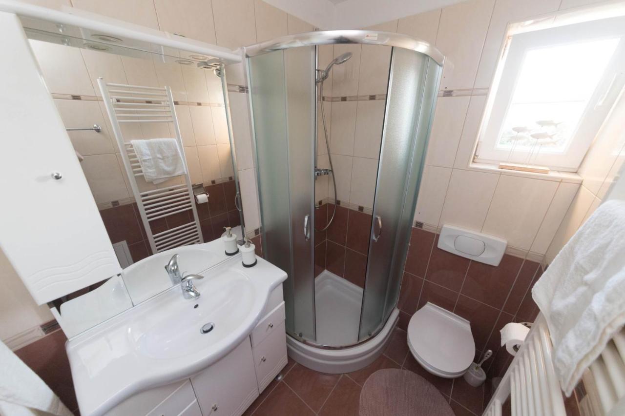 Apartmani Lenka Углян Экстерьер фото